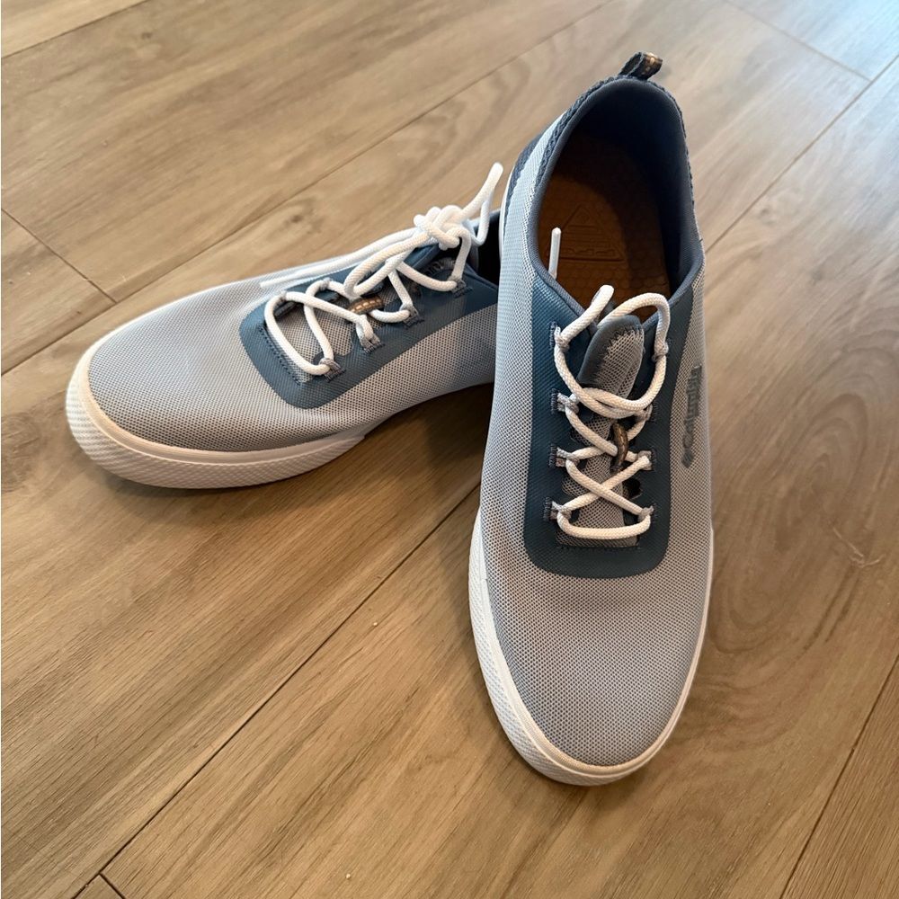 Columbia Men's Light Blue Sneakers size 8.5
